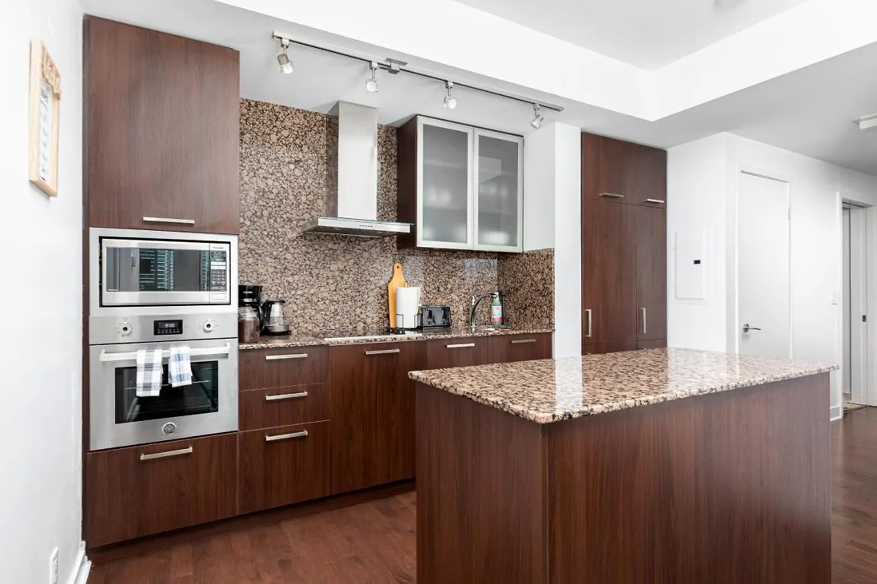 Downtown Toronto Condo Mins From Scotiabank Arena, Tiff, Cn Tower, Union, Mtcc 0*,