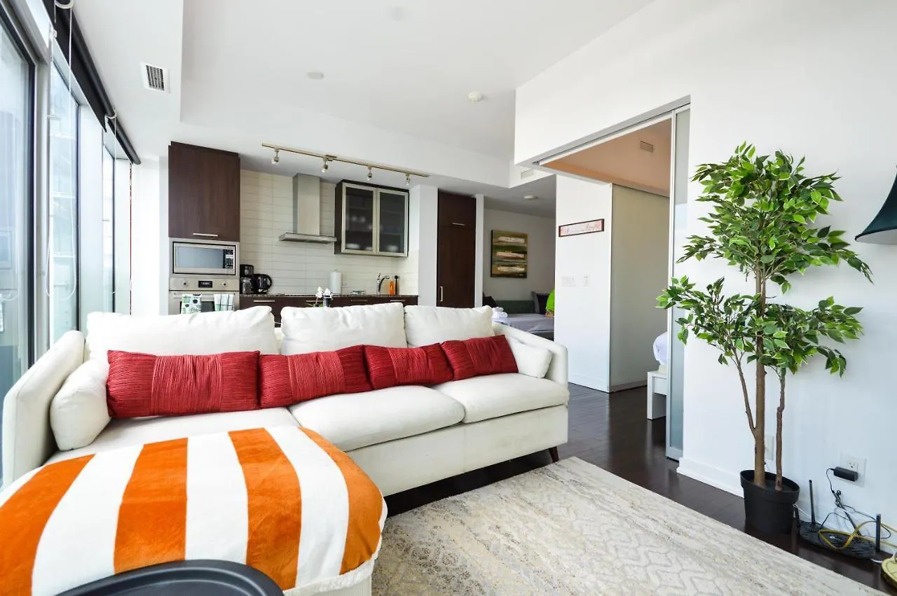 Downtown Toronto Condo Mins From Scotiabank Arena, Tiff, Cn Tower, Union, Mtcc