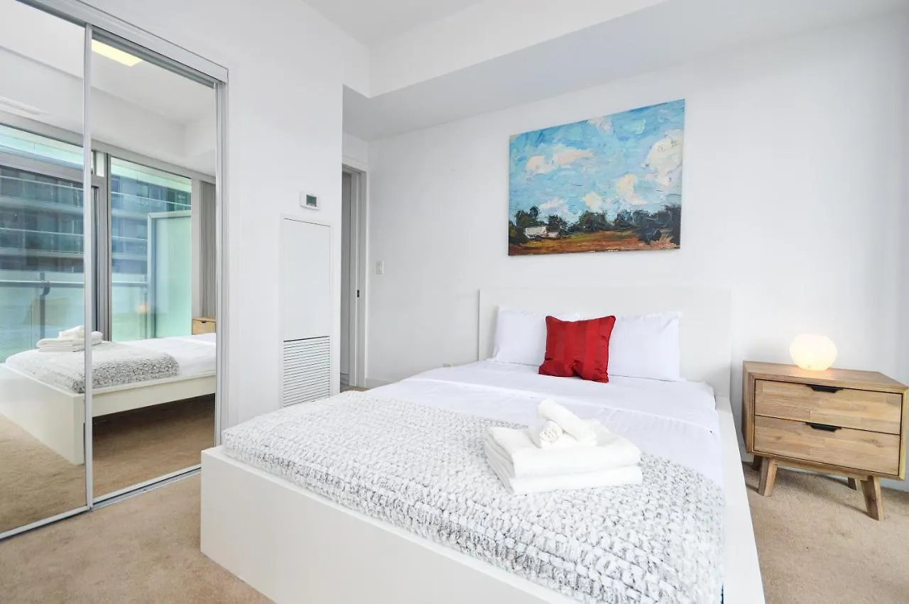 Downtown Toronto Condo Mins From Scotiabank Arena, Tiff, Cn Tower, Union, Mtcc Apartment