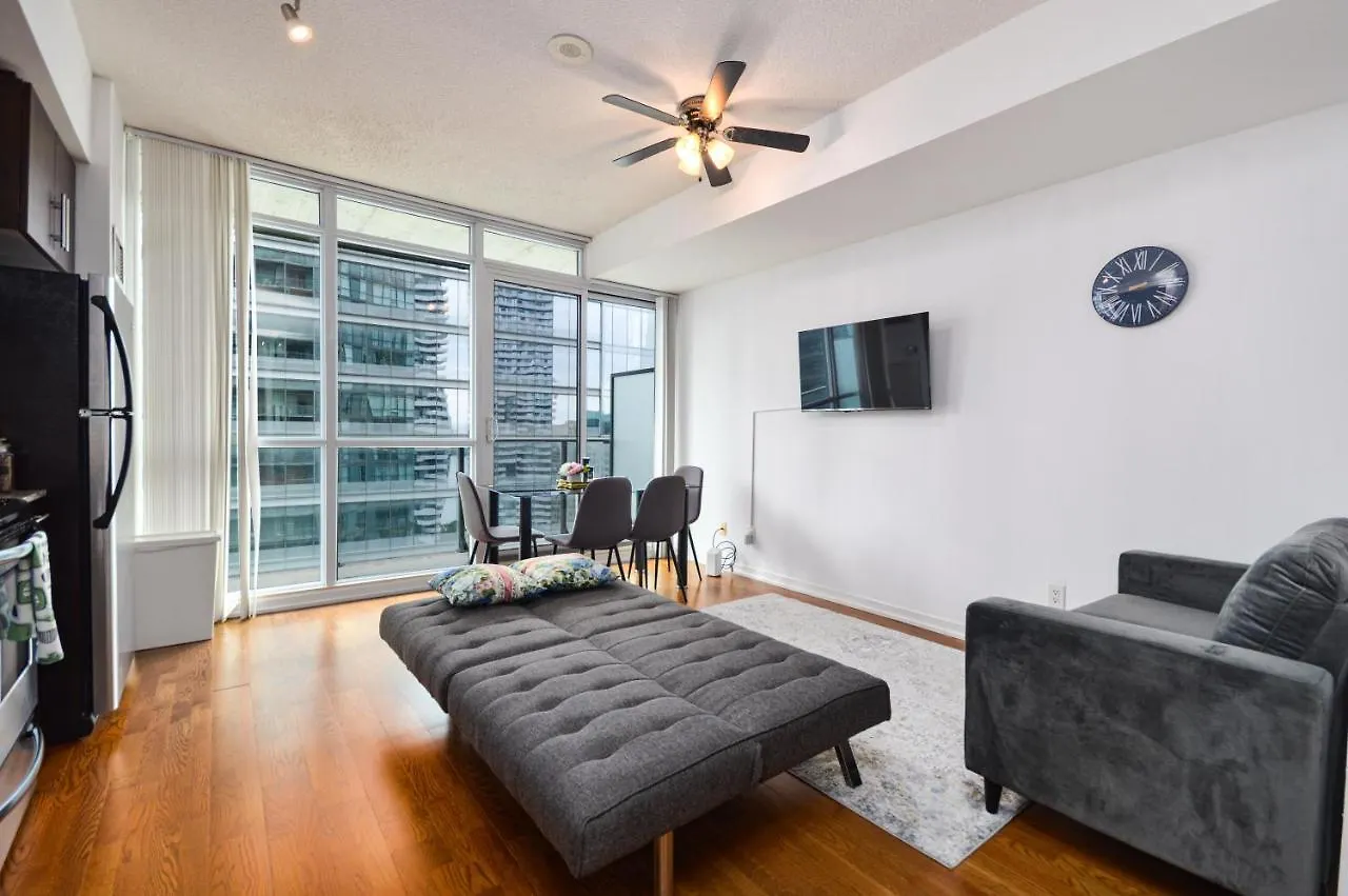 Downtown Toronto Condo Mins From Scotiabank Arena, Tiff, Cn Tower, Union, Mtcc Canada