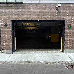 Initial / Yogi+ Parking / Centre-ville De , Ville de Québec Canada