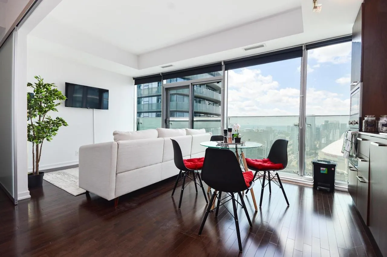 Downtown Toronto Condo Mins From Scotiabank Arena, Tiff, Cn Tower, Union, Mtcc Apartment