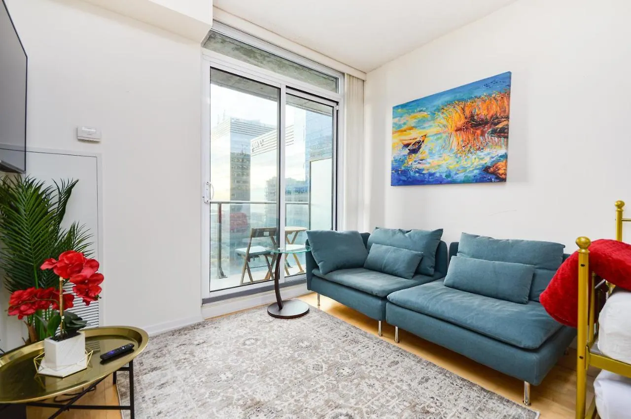 Downtown Toronto Condo Mins From Scotiabank Arena, Tiff, Cn Tower, Union, Mtcc