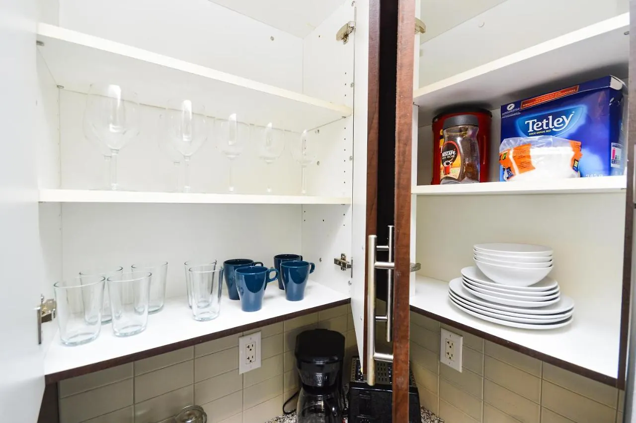 Downtown Toronto Condo Mins From Scotiabank Arena, Tiff, Cn Tower, Union, Mtcc 0*,  Canada