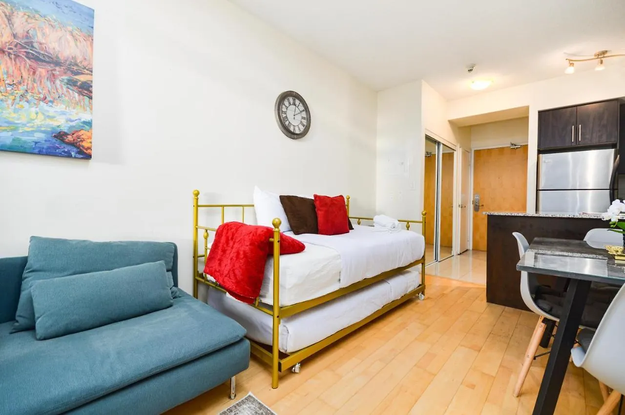 Downtown Toronto Condo Mins From Scotiabank Arena, Tiff, Cn Tower, Union, Mtcc Apartment